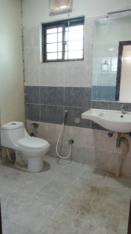 Apartment available for sale in Askari 11 sec-B Lahore Pakistan 13