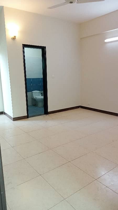 Apartment available for sale in Askari 11 sec-B Lahore Pakistan 15