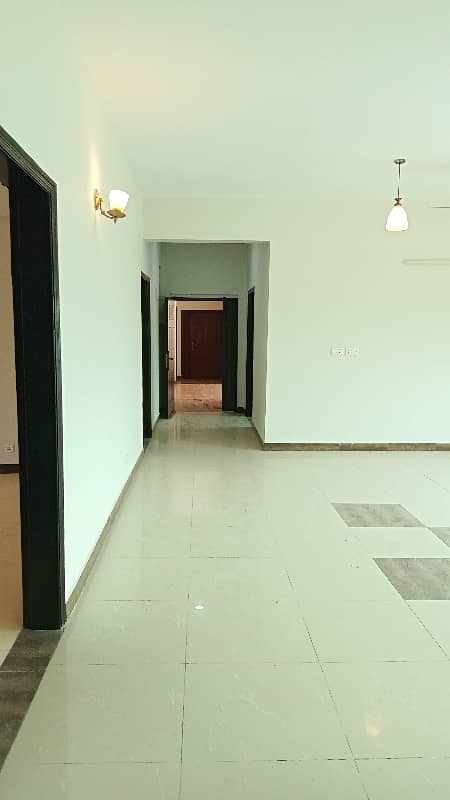 Apartment available for sale in Askari 11 sec-B Lahore Pakistan 16