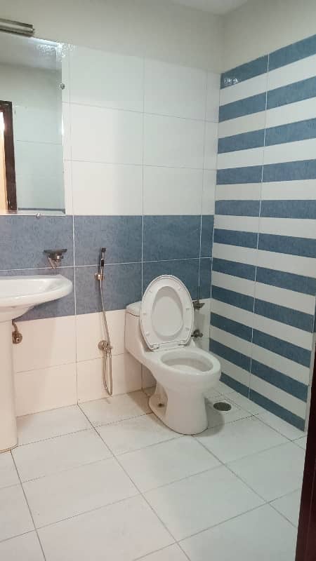 Apartment available for sale in Askari 11 sec-B Lahore Pakistan 26