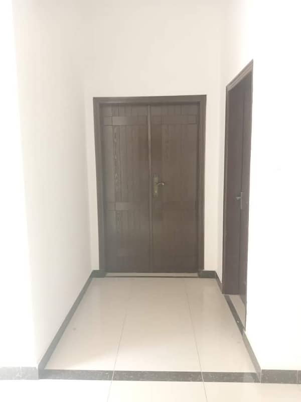 Apartment available for sale in Askari 11 sec-B Lahore Pakistan 48