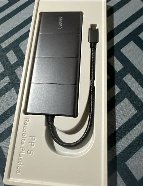 Anker 7 in 2 547 USB-C Hub 10 Gbps USB-A Data Ports 4K HDMI De 8