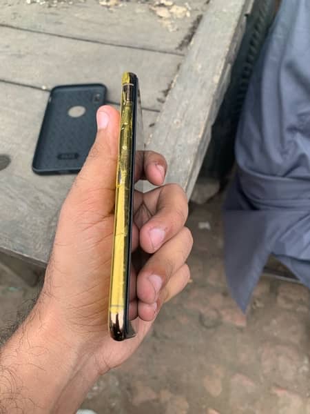 iphone XS Gold 3