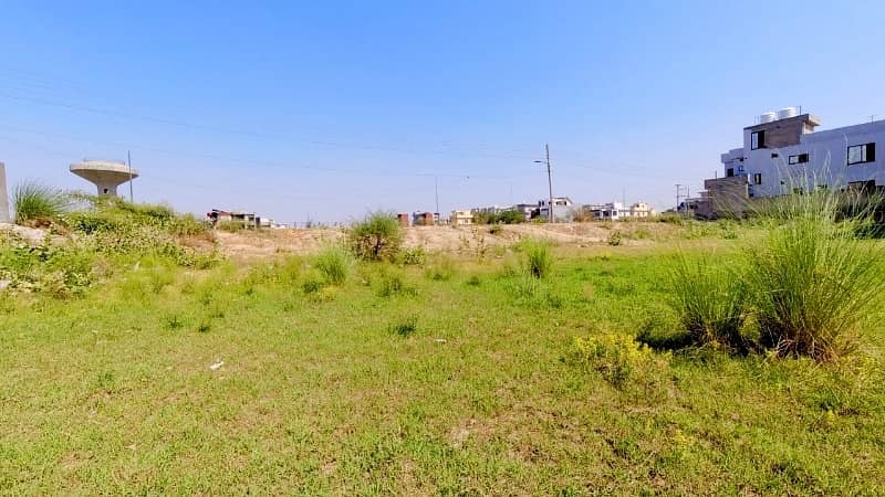 1 Kanal Corner Plot For SALE In Lda Avenue 1, Main Of Back Road Plot No 363 3