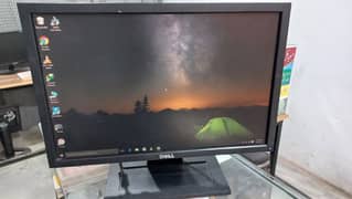 Dell HD LCD Monitor 19 inches Wide 0