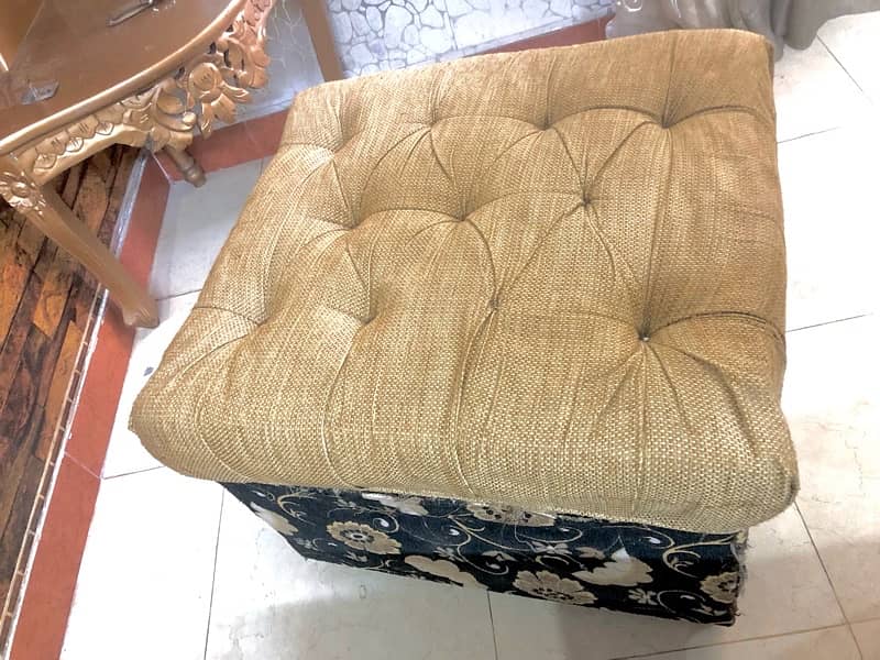Pair of square sofa Chairs/Coffee chairs/puffies 4
