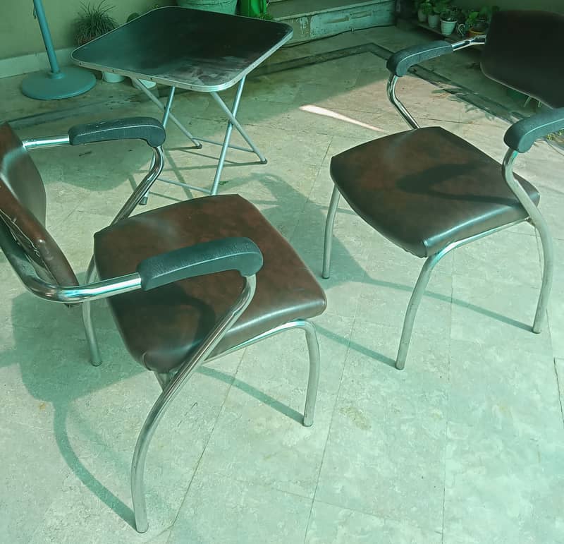 Chairs 4 Nos. 1