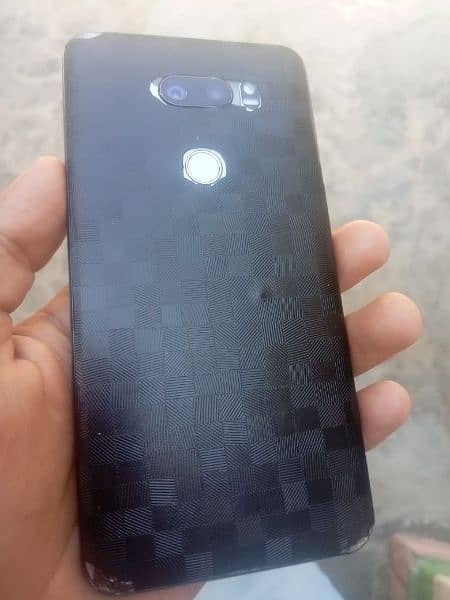 lg v30 plus  exchange possible 1