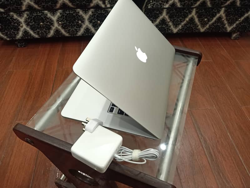 MacBook Pro 2012 15" Ratina Display, Core i7, 8GB RAM, 256GB SSD 5