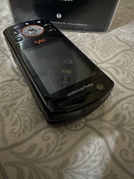 Sony Ericsson W900i 4