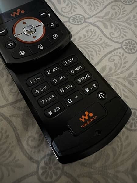 Sony Ericsson W900i 9