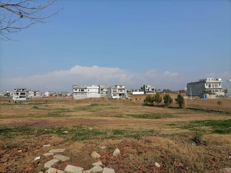 5 Kanal Farm House Plot Block D Main Lake Avenue Gulberg Greens 2