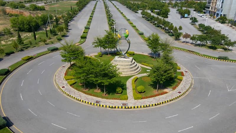 Gulberg Green Islamabad Business Square Park Avenue 15 marla Commercial Plot 4