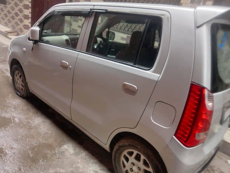 Suzuki Wagon R 2018 3