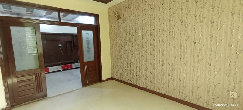 5 BEDROOM'S ATTACH BATH AVAILABLE FOR RENT IN NARGIS BLOCK 3