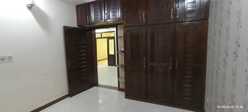 5 BEDROOM'S ATTACH BATH AVAILABLE FOR RENT IN NARGIS BLOCK 8