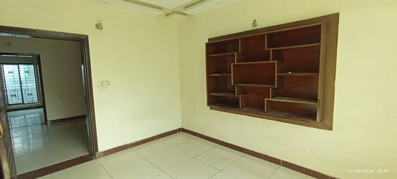 5 BEDROOM'S ATTACH BATH AVAILABLE FOR RENT IN NARGIS BLOCK 12