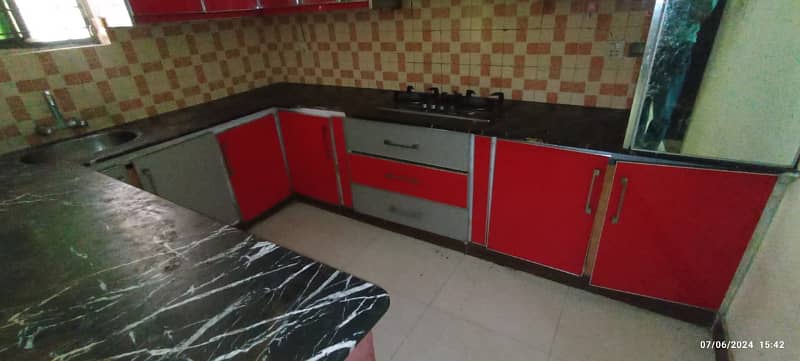 5 BEDROOM'S ATTACH BATH AVAILABLE FOR RENT IN NARGIS BLOCK 15