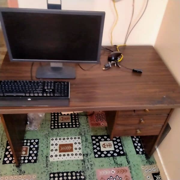 office/computer table 3