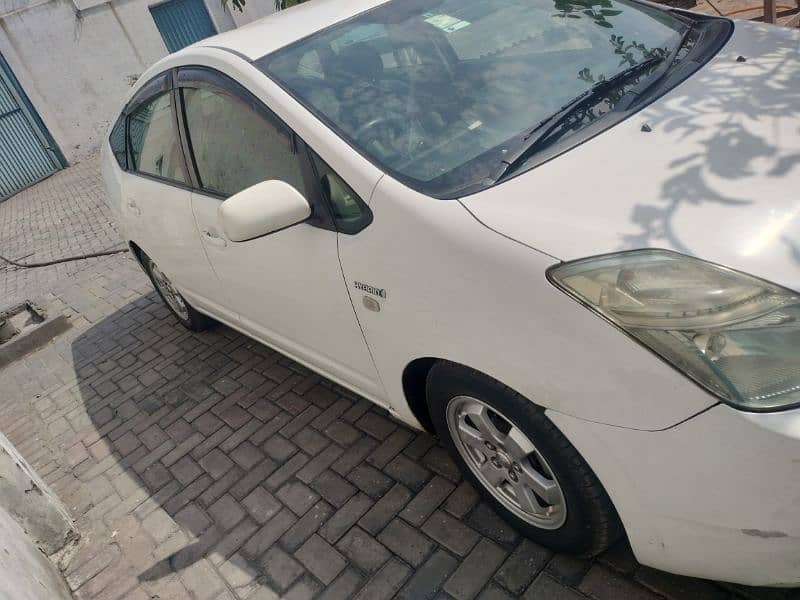 Toyota Prius 2010 very gud candishan 0