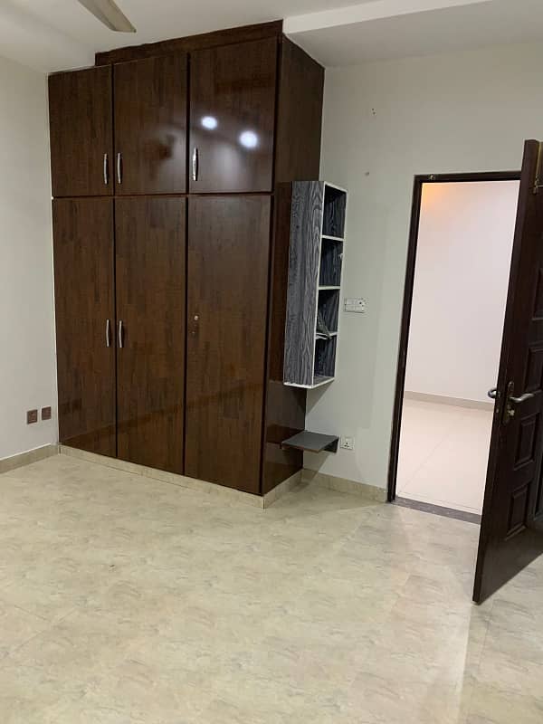 10 MARLA LOWER PORTION AVAILABLE FOR RENT IN GULSHAN E LHR 1