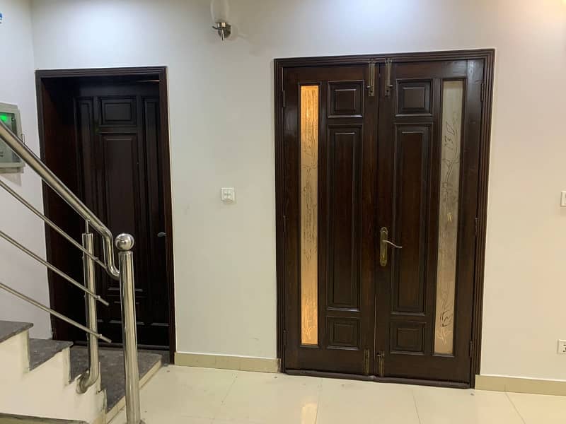 10 MARLA LOWER PORTION AVAILABLE FOR RENT IN GULSHAN E LHR 4