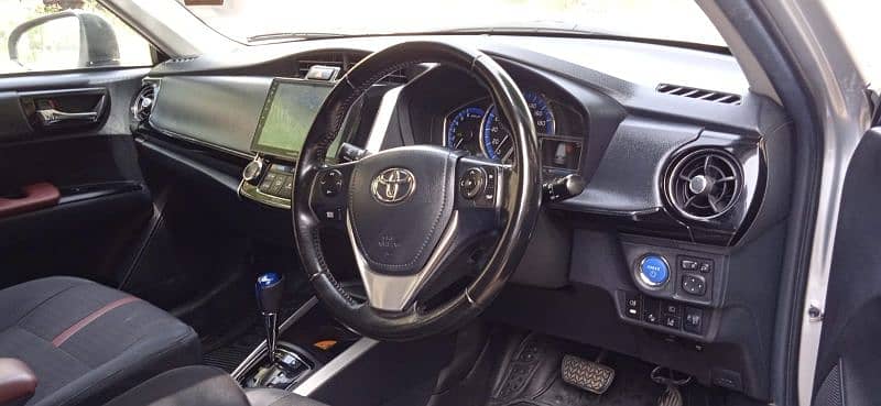 Toyota Corolla Fielder 2018 3