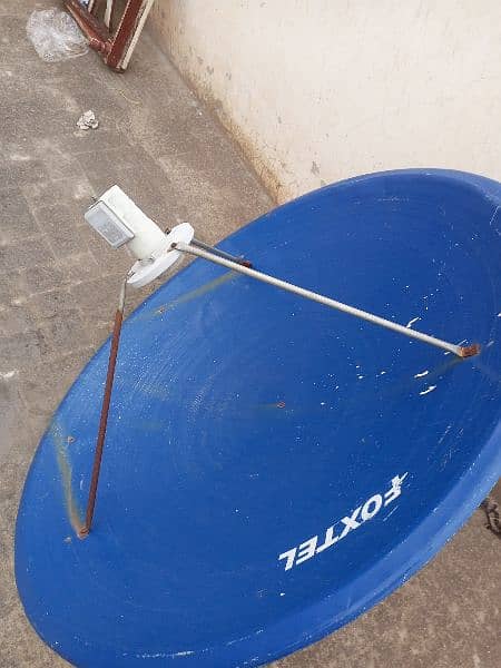 Satellite Dish with reciever 0