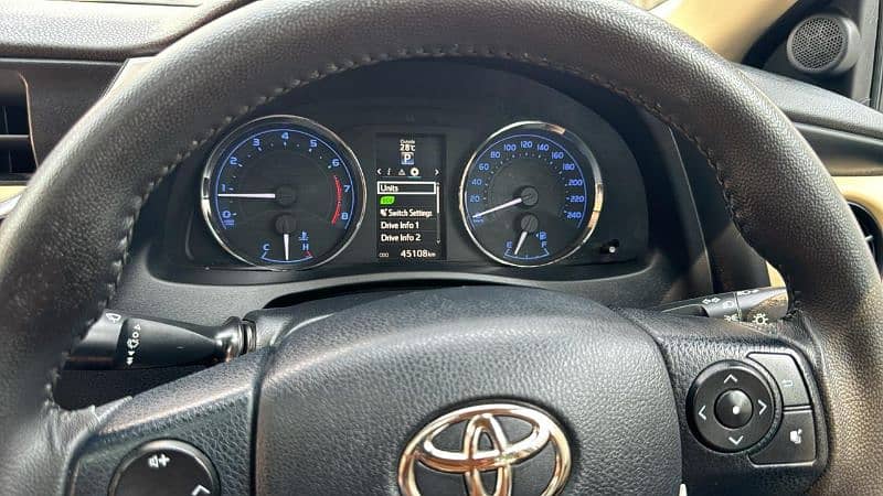 Toyota Corolla Altis 1.6 X CVT-I Special Edition

2022 4