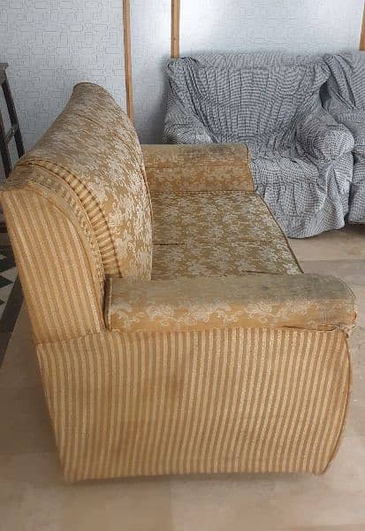 7 SEATER SOFA SET + COVERS (USED) 3