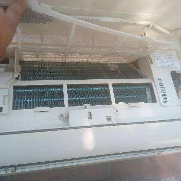 Singer AC in excellent condition 0