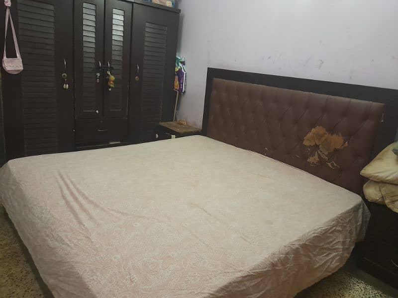 Bed room furniture for sale 0