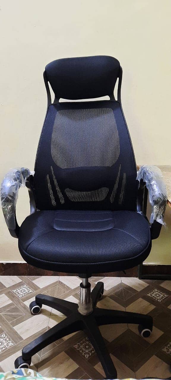 Gaming chair executive office chair revolving chair chairs. 0