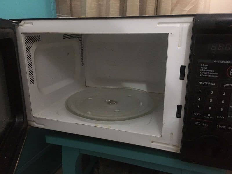 MICROWAVE OVEN 1