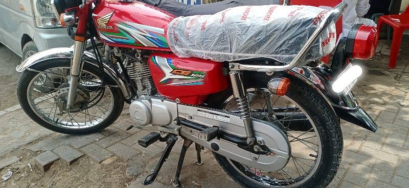 Honda cg125 like a New condtion only serious buyers cont 1