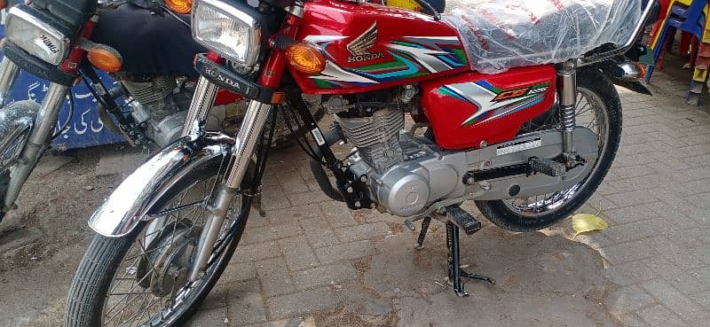 Honda cg125 like a New condtion only serious buyers cont 6