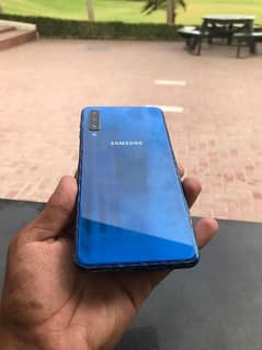 Samsung galaxy a7 2018 4+128 price 16000