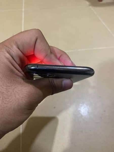 iphone 11 pro 4