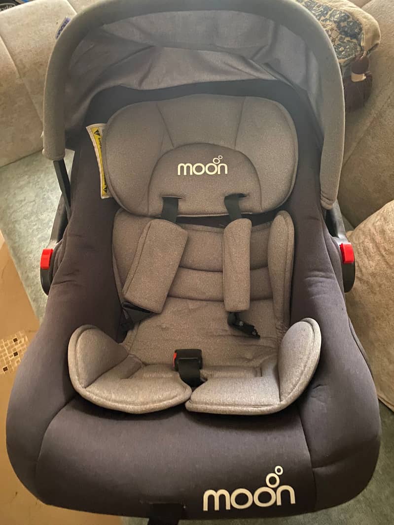 Tinnies Baby Cot /Car seat /Walker for sale 4