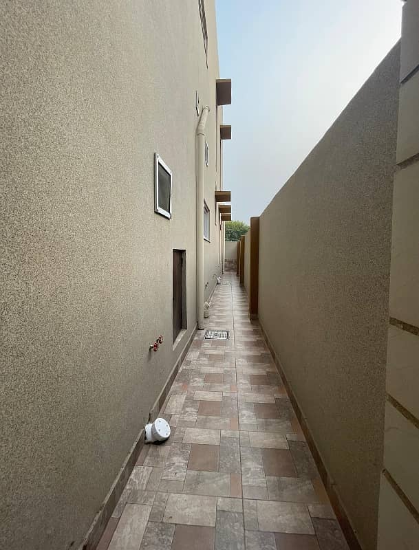 10 Marla 5 bedroom house is available for sale at a very prime location of Usman Block, Bahria Town Lahore 13