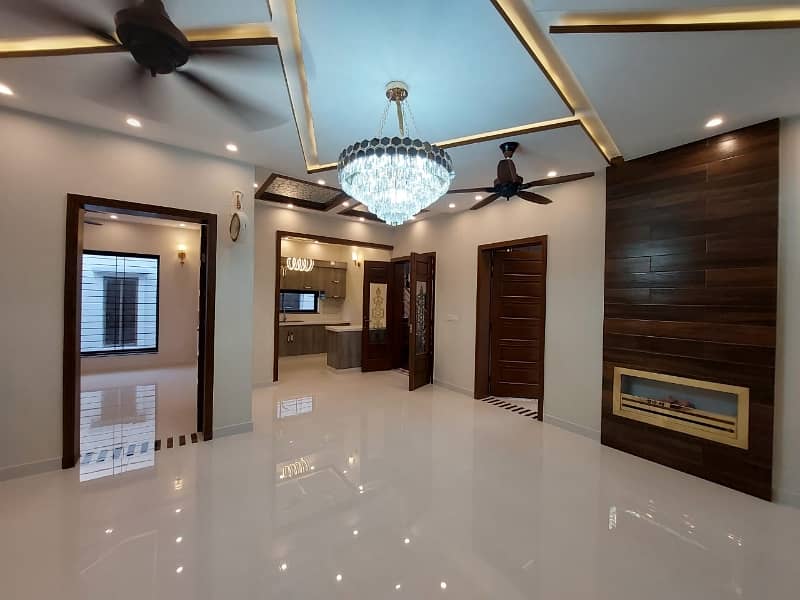 10 Marla Brand New Luxury House For Sale 2