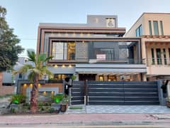 10 MARLA BRAND NEW LUXURY HOUSE FOR SALE 0