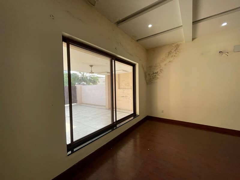 1 Kanal 5 bedroom house is available for sale at a very prime location of Oversease A Block, Bahria Town Lahore 34