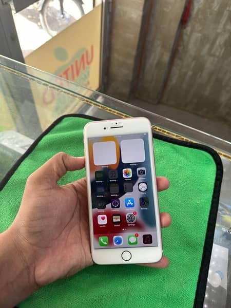 Iphone 7plus rose gold 256gb PTA approved 5