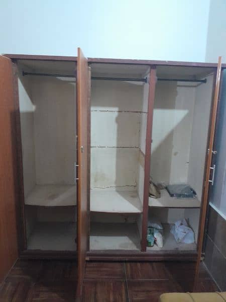 wordrobe/almari/cupboards urgent sale 1