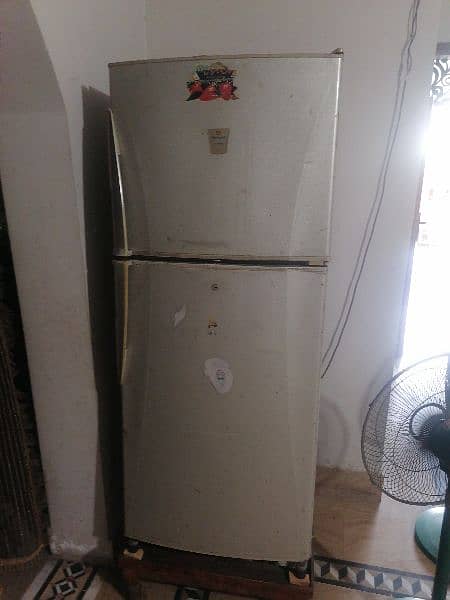 dawlence refrigerator in running condition for sale 3