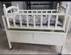 baby cot