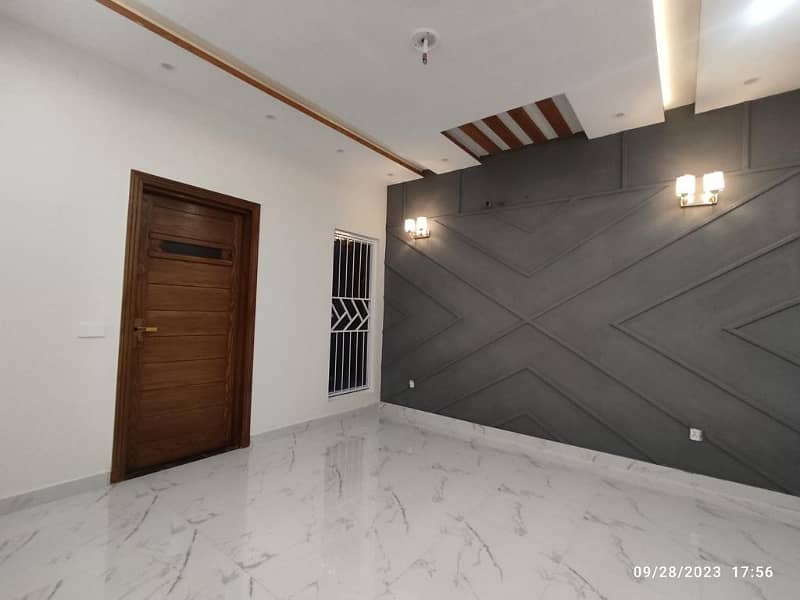 10 MARLA MODERN DESIGN HOUSE FOR SALE 5