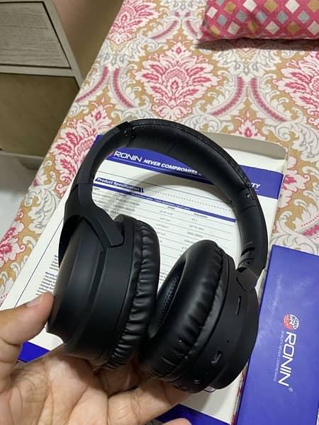 Ronin Black Wolve R-4400 Headphone Unused 3