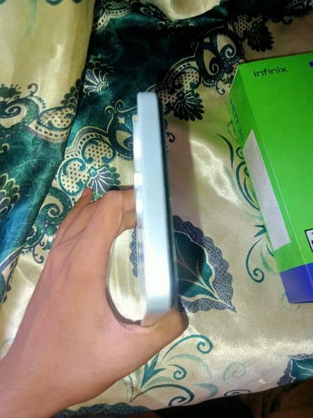 Infinix hot 30 4